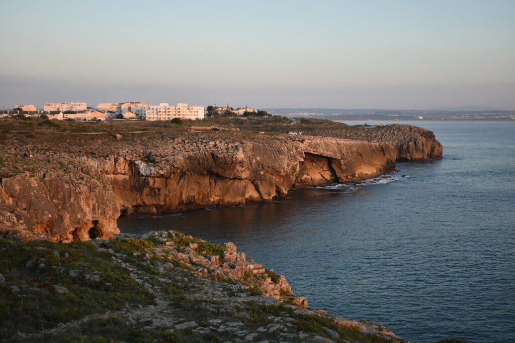 bo-og-arbejde-remote-i-peniche-portugal